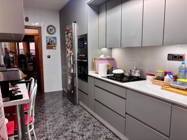 Piso reformado en 5ª planta con garaje en excelente zona de  - foto 3