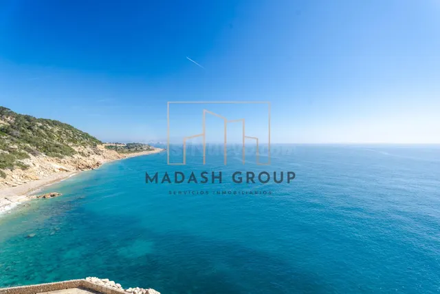 Piso en Cap Salou en primera línea de mar con acceso privado - foto 2