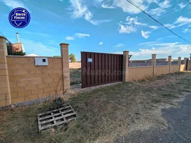 **se vende parcela urbana en villaquilambre** — 2