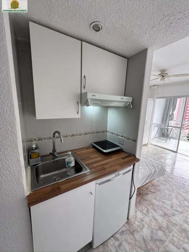 Estudio con piscina y vistas despejadas junto al centro de Benidorm — 8