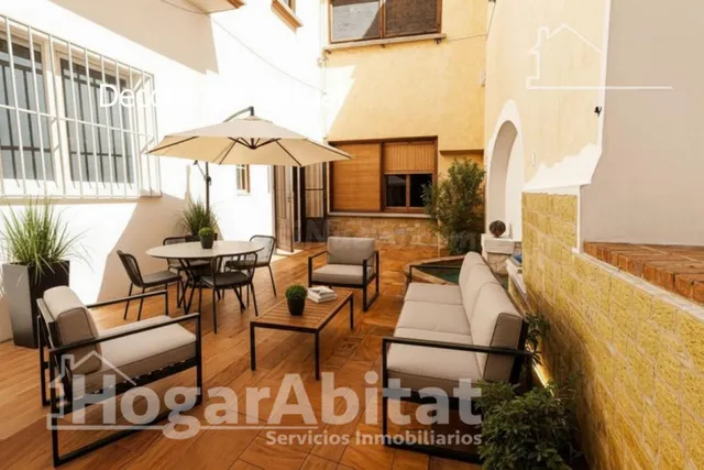 ¡OPORTUNIDAD DE INVERSIÓN! AMPLIA CASA CON GRAN TERRAZA Y BA - foto 3