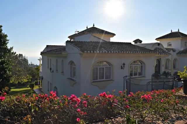 Espectacular villa de 800m2 con preciosas vistas panorámicas al mar en Benalmádena — 40