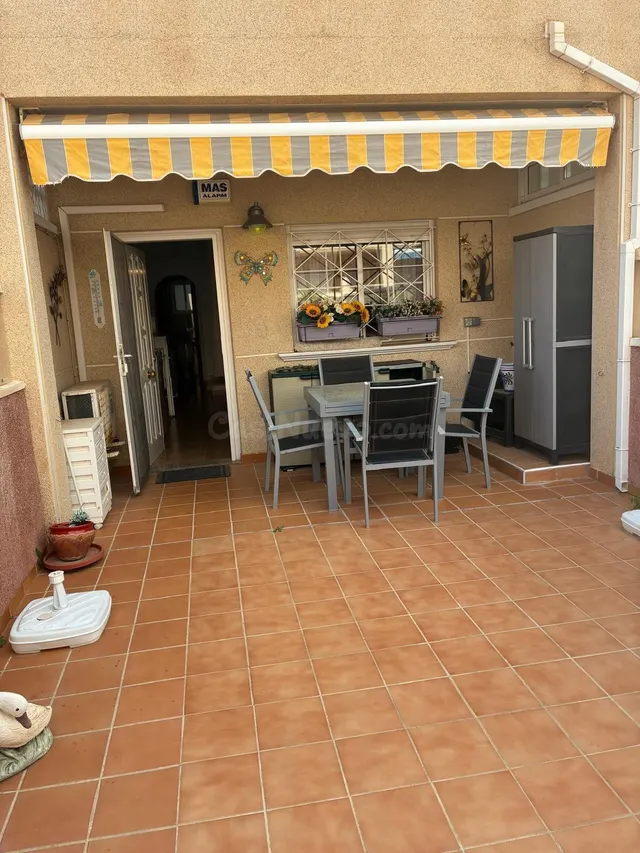 TRÍPLEX DE 2 DORMITORIOS CON SOLÁRIUM PRIVADO Y PISCINA COMU