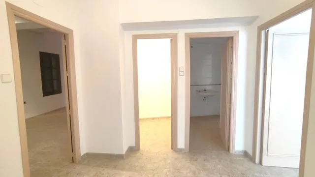 LOCAL DESTINADO PARA OFICINAS EN ZONA PRIVILEGIADA (NO VIVIENDA) — 12