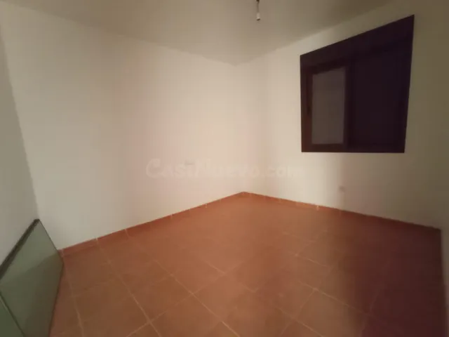 Edifico de 38 apartamentos, 3 locales y 38 garajes — 5