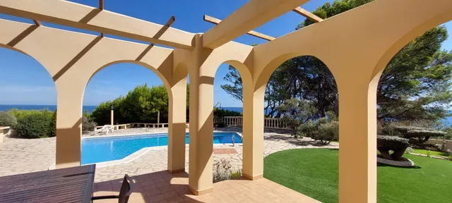 Chalet en venta en Les Tres Cales — 42