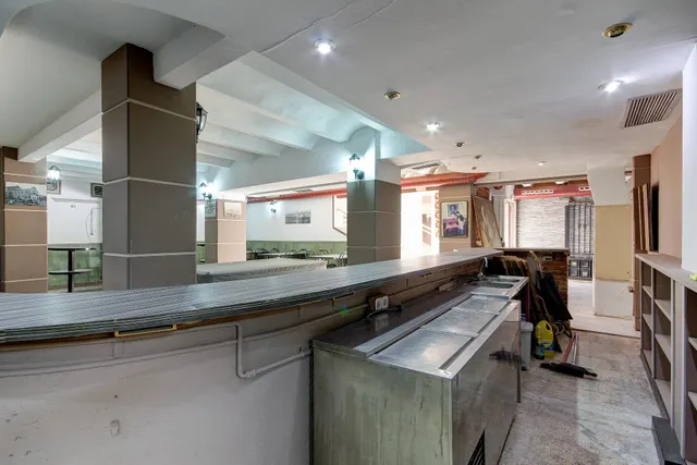 AMPLIO LOCAL EN ST ANDREU DE LA BARCA — 13