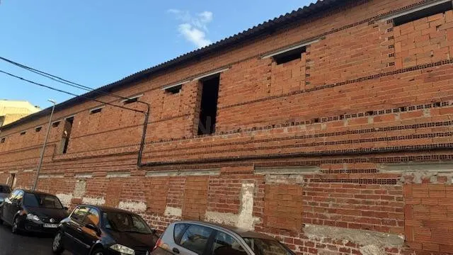 BARGAS PARCELA EN SUELO URBANO, EN ESQUINA, DE 806M2, CON 56 - foto 4
