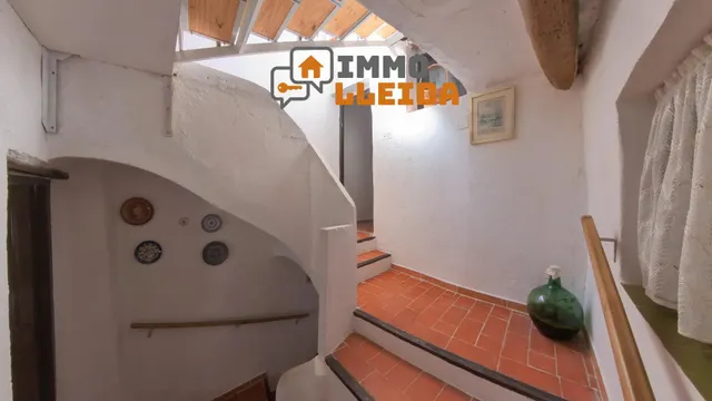 Encanto y amplitud en el corazón de Castelló de Farfanya — 27