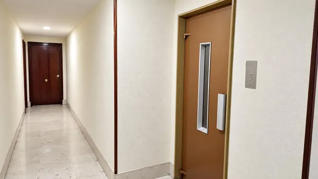 ¡INVERSORES! VENTA DE DOS PISOS UNIDOS A REFORMAR DE 3 DORMITORIOS Y 2 BAÑOS CADA UNO MUY CERCA DEL RETIRO — 37