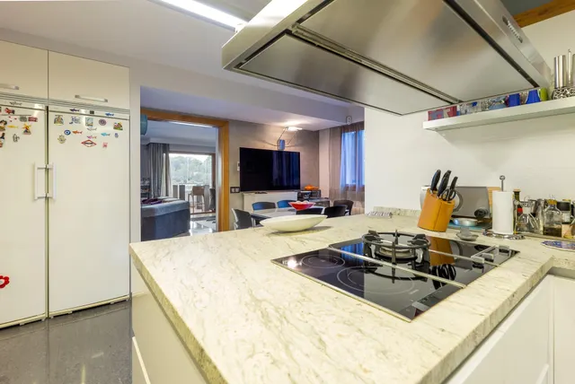 ÁTICO DE 4 habitaciones CON GRAN TERRAZA EN PLANTA, PARKING Y PISCINA COMUNITARIA EN CAS CATALÀ. — 14