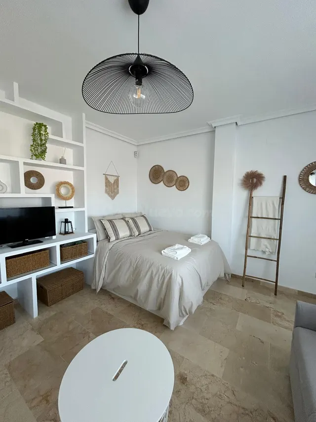 SE VENDE ESPECTACULAR ESTUDIO EN SAN LUIS DE SABINILLAS - foto 2