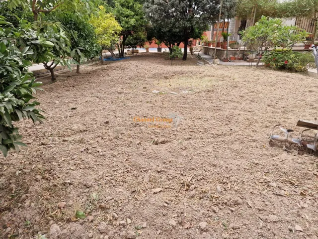 SE VENDE CHALET EN ELCHE — 13
