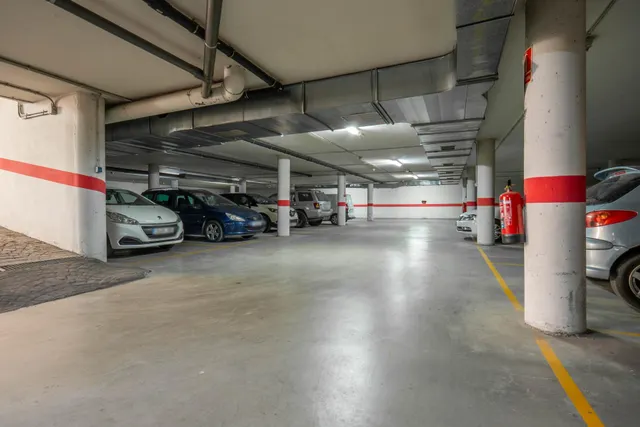 PISO EN LAS GABIAS JUNTO AL METRO — 49