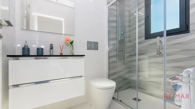¡Chalet individual nuevo a la venta en Vistabella Golf Orihuela! — 6