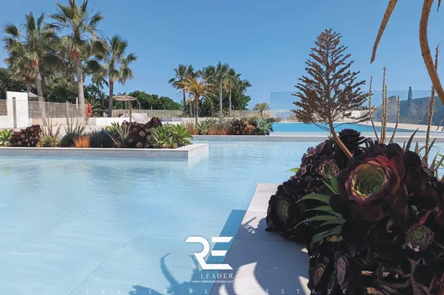 ÁTICO EXCLUSIVO EN PRIMERA LÍNEA DE PLAYA CON TERRAZA Y VIST - foto 2