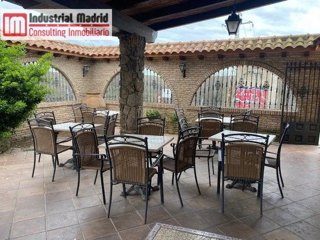 NEGOCIO FUNCIONANDO EN VENTA O ALQUILER — 3