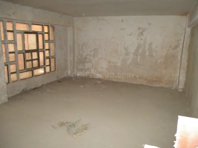 SE VENDE LOCAL COMERCIAL EN AVENIDA DEL PARC ALZIRA - foto 2