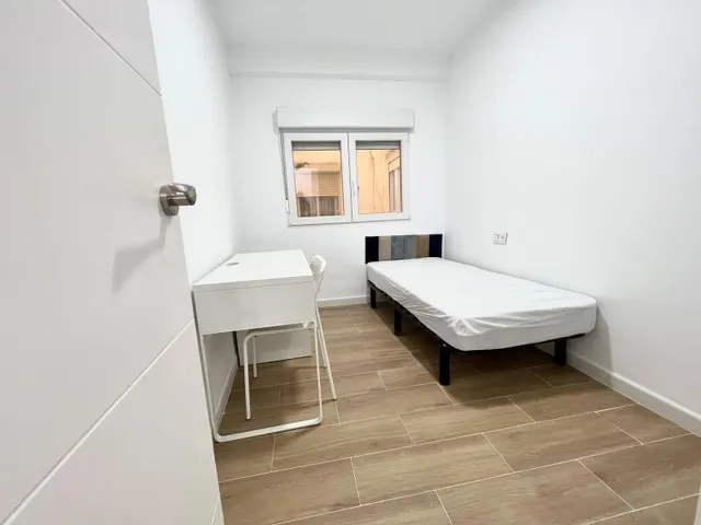 PISO REFORMADO EN EL CENTRO, CUATRO CALLES — 23