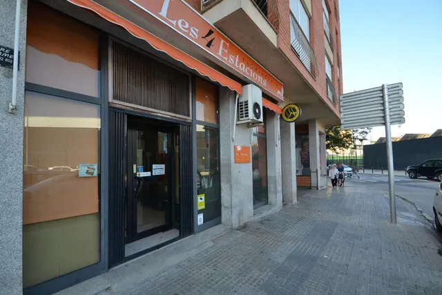 Local comercial 64m² en venta - Centre — 15