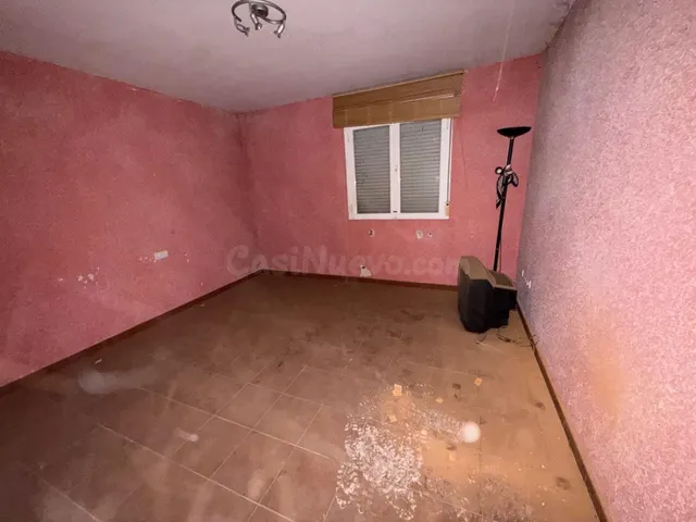Amplio Chalet en Venta en Eurovillas, Nuevo Baztán por €285, - foto 3