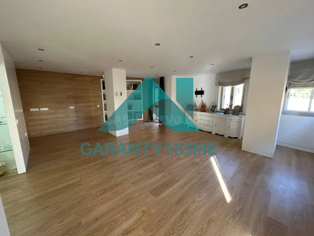 SE VENDE ESPECTACULAR PISO REFORMADO EN ZONA CENTRO - foto 2