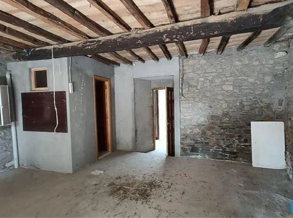 VIVIENDA UNIFAMILIAR EN SALAS DE LOS BARRIOS — 4