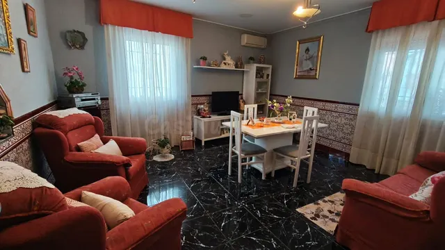 Encantadora Casa en Monturque con Amplios Espacios y Comodid