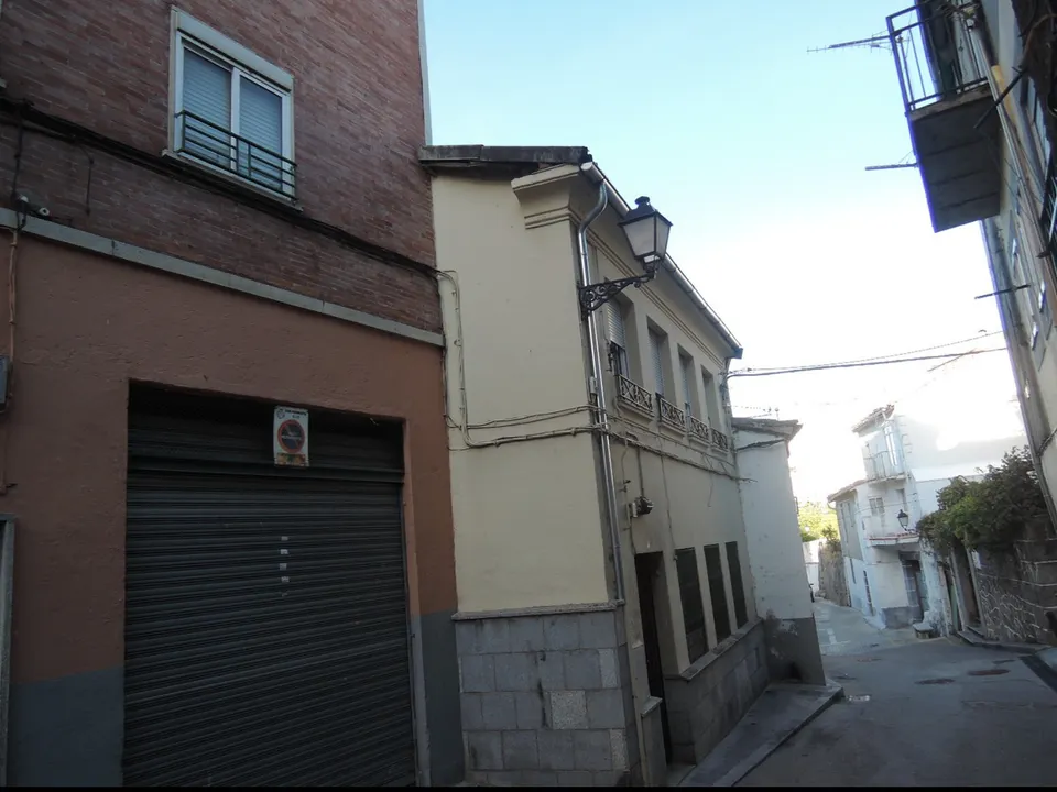 Urbis te ofrece un piso en venta en Béjar, Salamanca.