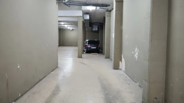 Parking de moto 5m² en alquiler - Casc Antic — 3