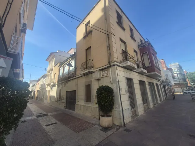 EDIFICIO EMBLEMATICO EN CENTRO HISTORICO PLAÇA DUQUESA MARIA - foto 3