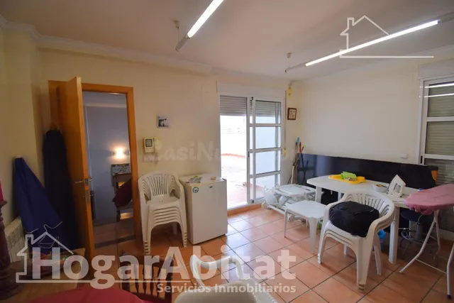 AMPLIA Y PRECIOSA CASA REFORMADA CON GARAJE Y TERRAZA - foto 2