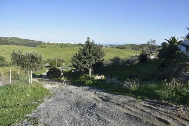 EN VENTA CASA CON TERRENO EN CASARES - foto 2