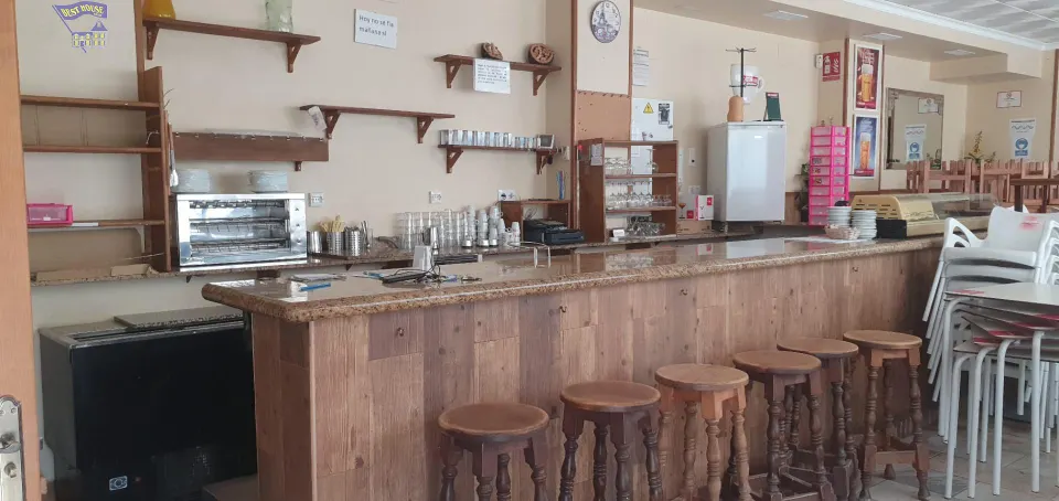 SE VENDE CONJUNTO DE LOCALES COMERCIALES EN ARCOS DE LA FRONTERA, ZONA BARRIO BAJO