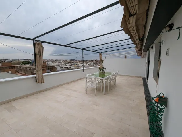 Espectacular apartamento con fantástica terraza en pleno corazón de Sevilla, junto calle Laraña !!! — 8