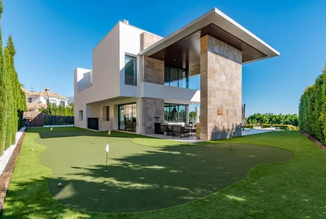 Chalet 4 habitaciones 640m² en venta - Costa del Sol — 44