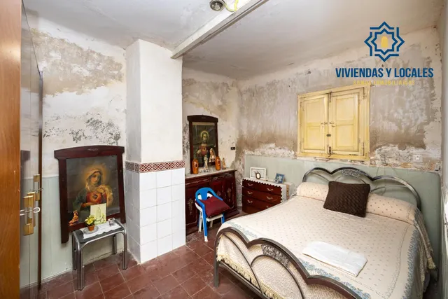 Atención promotores. Casa para derribar y hacer bloque de hasta 720 m2 de obra en Maracena centro — 5
