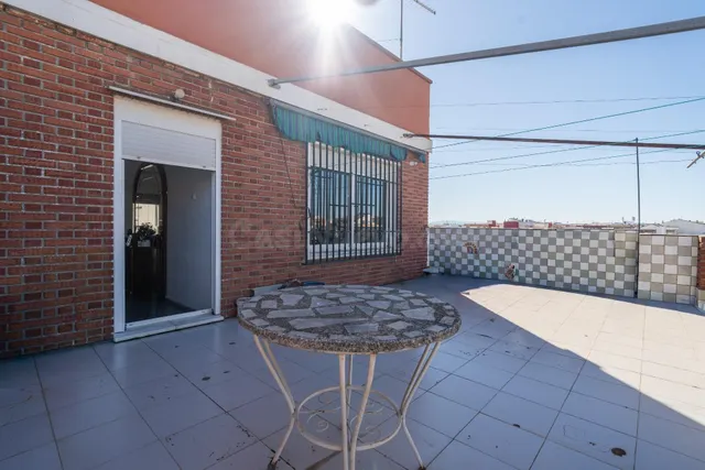 Espectacular ático con gran terraza en Paiporta - foto 4