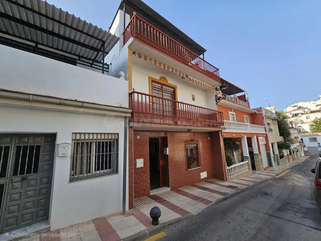 Casa mata con gran potencial cerca del centro de Arroyo de l