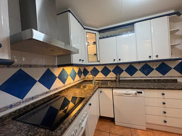 Piso 3 habitaciones 106m² en alquiler - Camino de ronda — 12