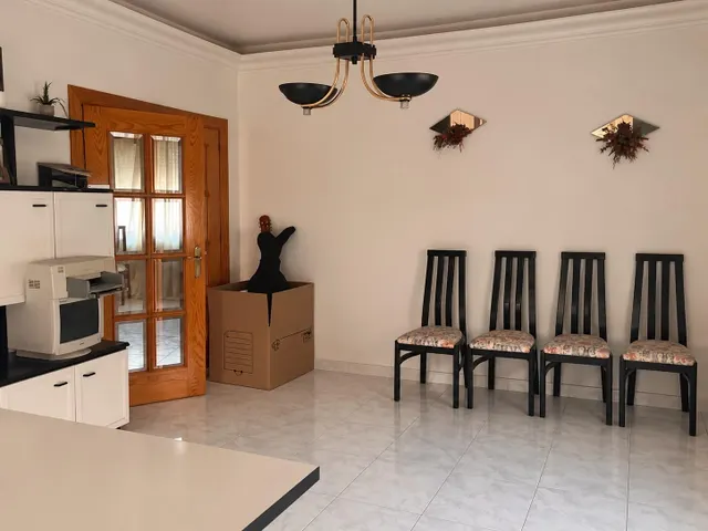 Casa de dos plantas 5 dormitorios 2 cocinas garaje terraza y buhardilla — 19