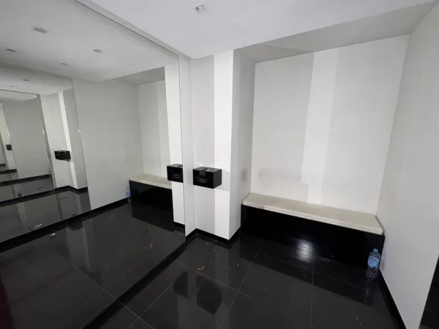 VENTA: Amplio Local Comercial en el Corazón de Ponferrada — 8