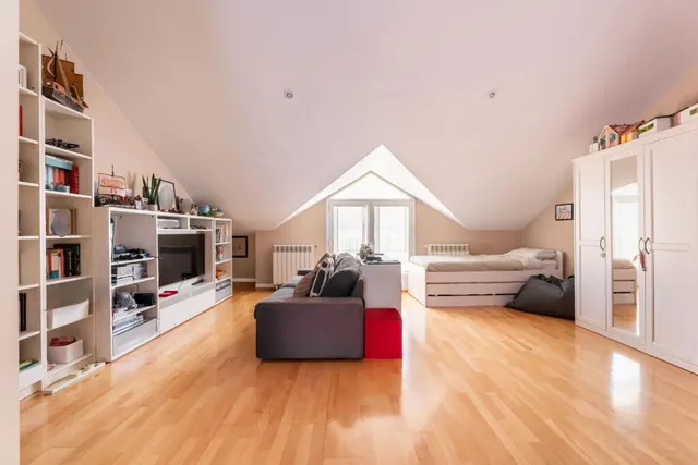 Chalet Adosado en Pozuelo De Alarcón — 33