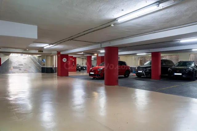 Parking de moto 2m² en alquiler - Eixample - foto 5