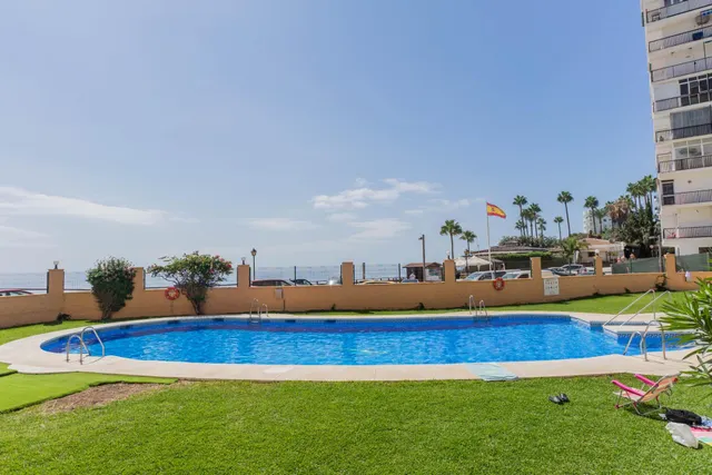Apartamento junto al mar en Calahonda (Mijas Costa) — 2