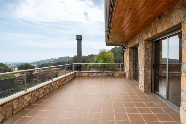 Casa con piscina y vistas a la montaña en Mas Borràs — 6