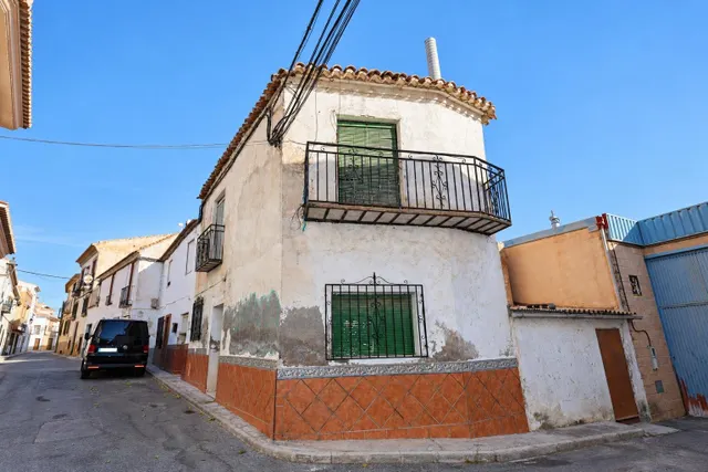 ️ SOLAR EN ESQUINA DE 111 M2 EN ALHENDÍN – POSIBILIDAD DE PERMUTA — 2