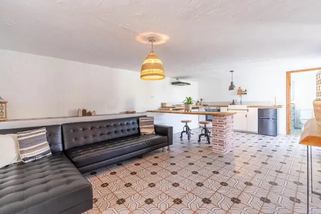Villa exclusiva con piscina privada y casa de invitados independiente — 10