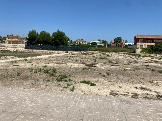 Parcela urbana en la mejor ubicación - foto 5