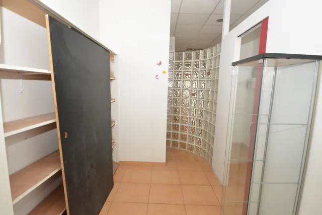 LOCAL COMERCIAL en VENDA a PIERA — 9